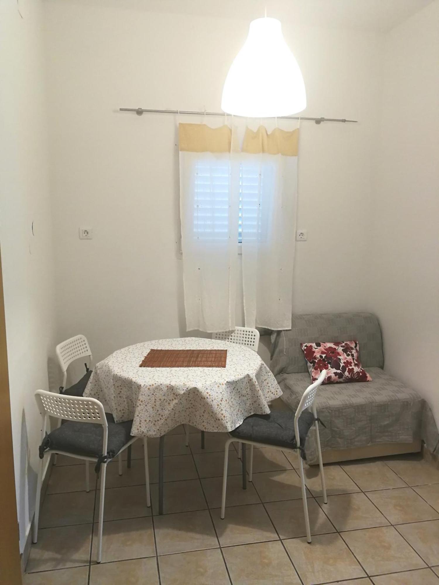 Apartments Tonka Baška Voda Zimmer foto